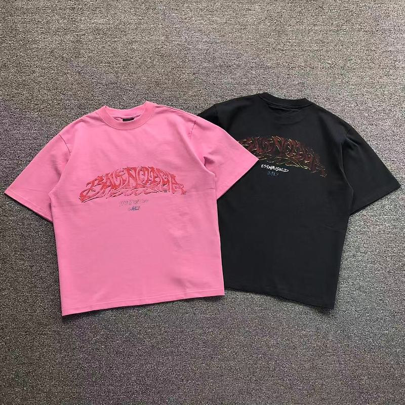 BALENCIAGA T-SHIRT 42042012163（im 170cm 60kg i wear size XS in the phot）