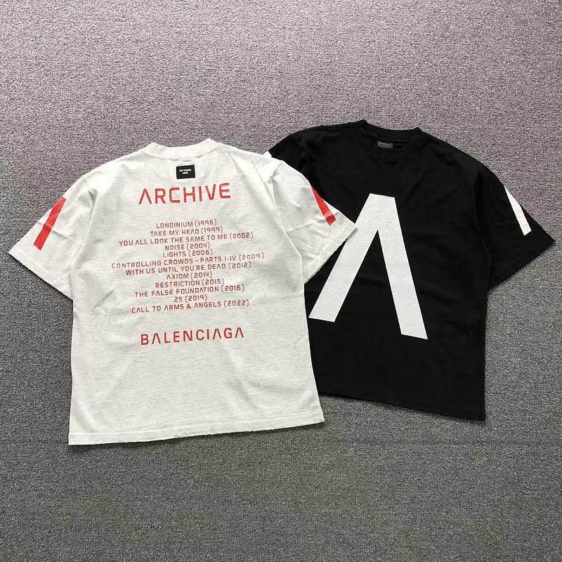 BALENCIAGA T-SHIRT 42042605163（im 170cm 60kg i wear size XS in the phot）