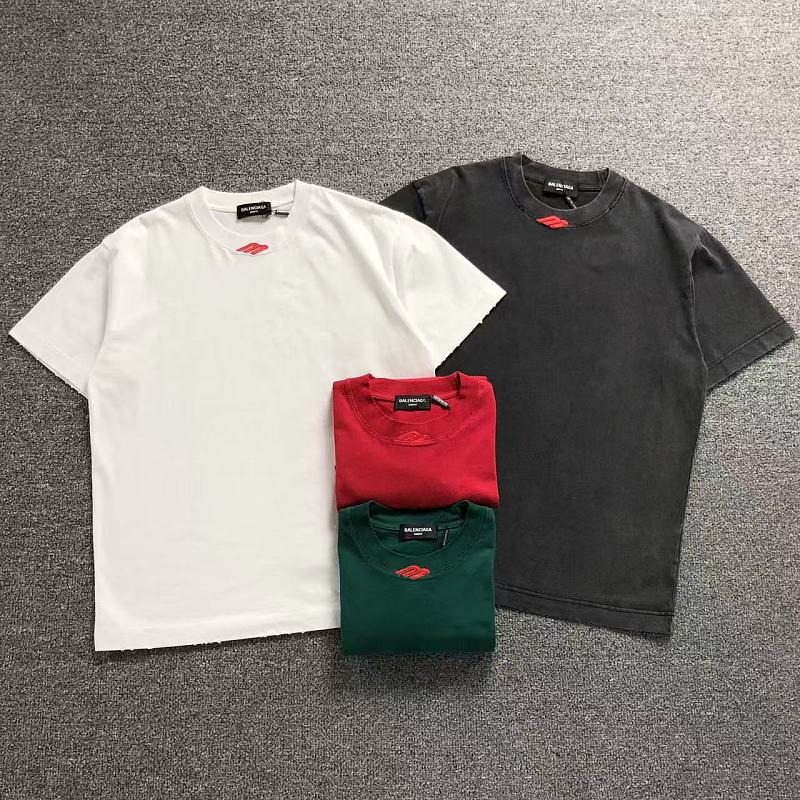 BALENCIAGA T-SHIRT 3208210621（im 170cm 60kg i wear size L in the phot）