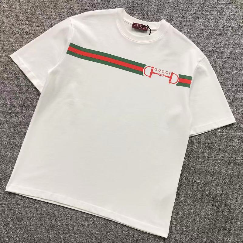 GUCCI T-SHIRT 22050732125（im 170cm 60kg i wear size S in the phot）