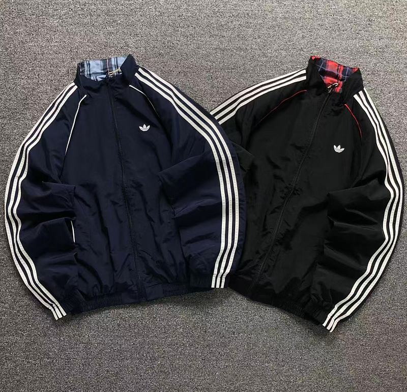 ADIDAS JACKET 3207242077（im 170cm 60kg i wear size M in the phot）
