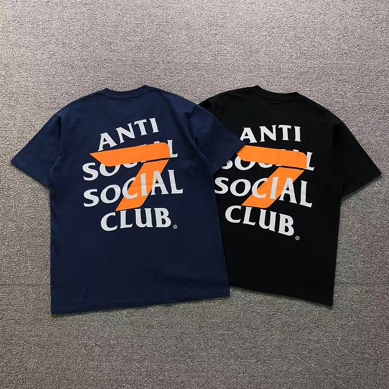 ANTI SOCIAL SOCIAL CLUB T-SHIRT 3207030402（im 170cm 60kg i wear size M in the phot）