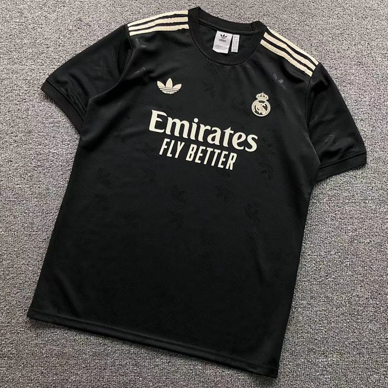 FOOTBALL T-SHIRT 11052203002（im 170cm 60kg i wear size L in the phot）
