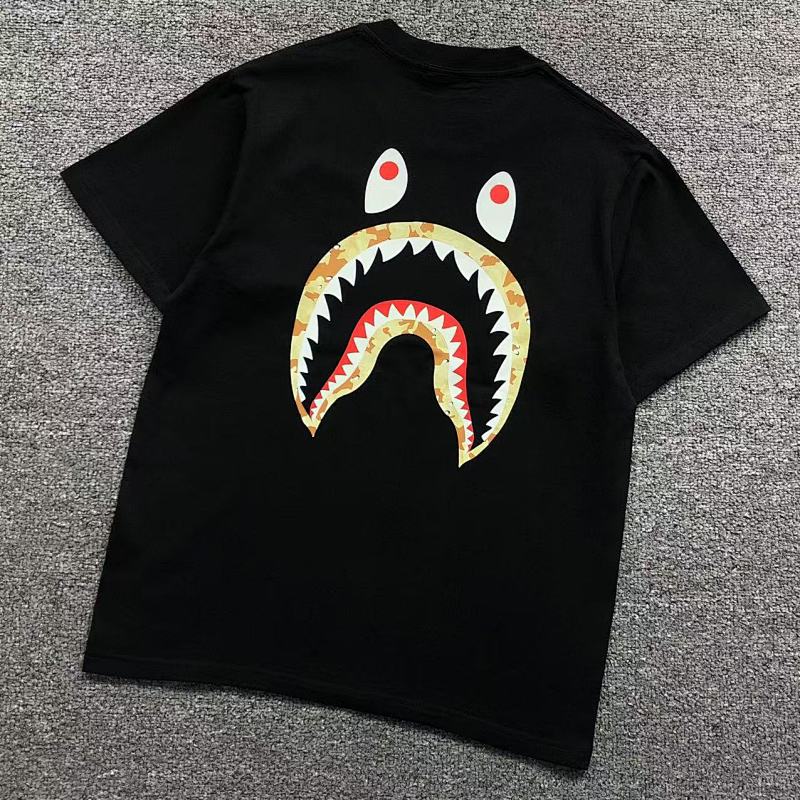 BAPE T-SHIRT 4105031098（im 170cm 60kg i wear size S in the phot）