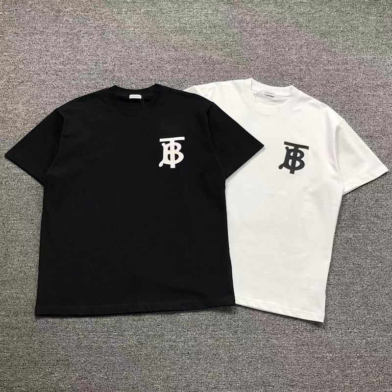 BURBERRY T-SHIRT 4112102133（im 170cm 60kg i wear size XL in the phot）