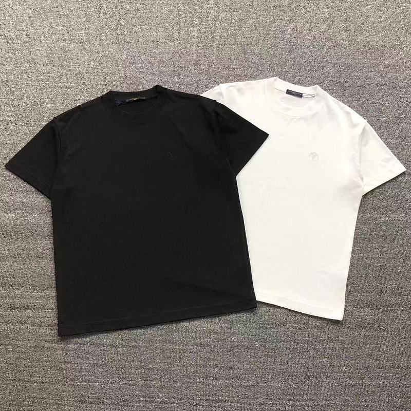 LV T-SHIRT 525221281（im 170cm 60kg i wear size XL in the phot）