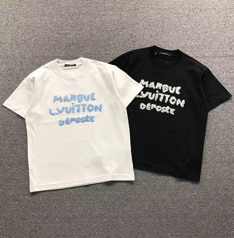 LV T-SHIRT 521160381（im 170cm 60kg i wear size S in the phot）
