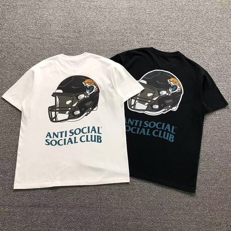 ANTI SOCIAL SOCIAL CLUB T-SHIRT 4206212002（im 170cm 60kg i wear size L in the phot）