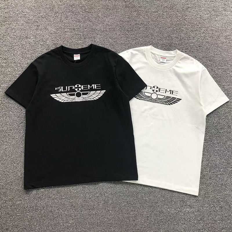 SUPREME T-SHIRT 1106134733（im 170cm 60kg i wear size M in the phot）