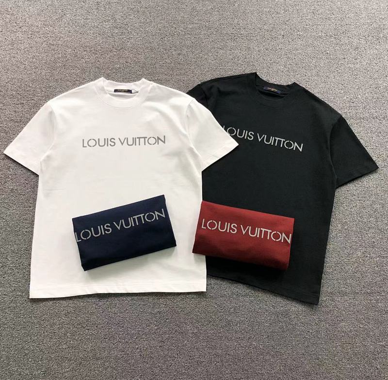 LV T-SHIRT 4105172521（im 170cm 60kg i wear size M in the phot）