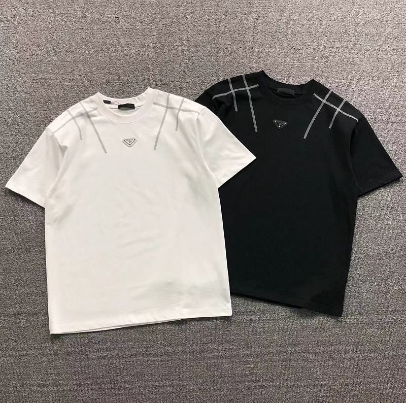 PRADA T-SHIRT 5241409147（im 170cm 60kg i wear size S in the phot）