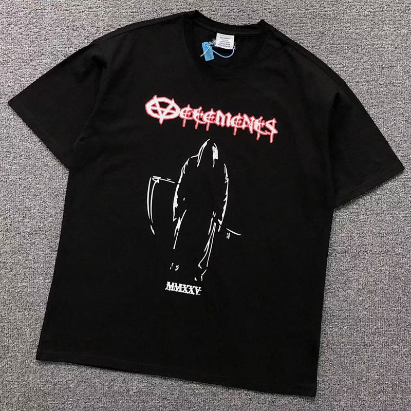 VETEMENTS T-SHIRT 212110828（im 170cm 57kg i wear size M in the phot）