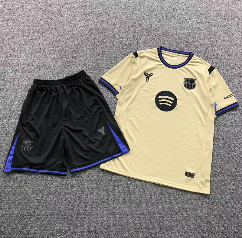 FOOTBALL SHORTS T-SHIRT 11082728002（im 170cm 60kg i wear size L in the phot）