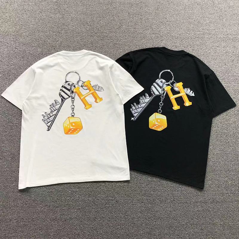 HUF T-SHIRT 4104212102（im 170cm 60kg i wear size L in the phot）