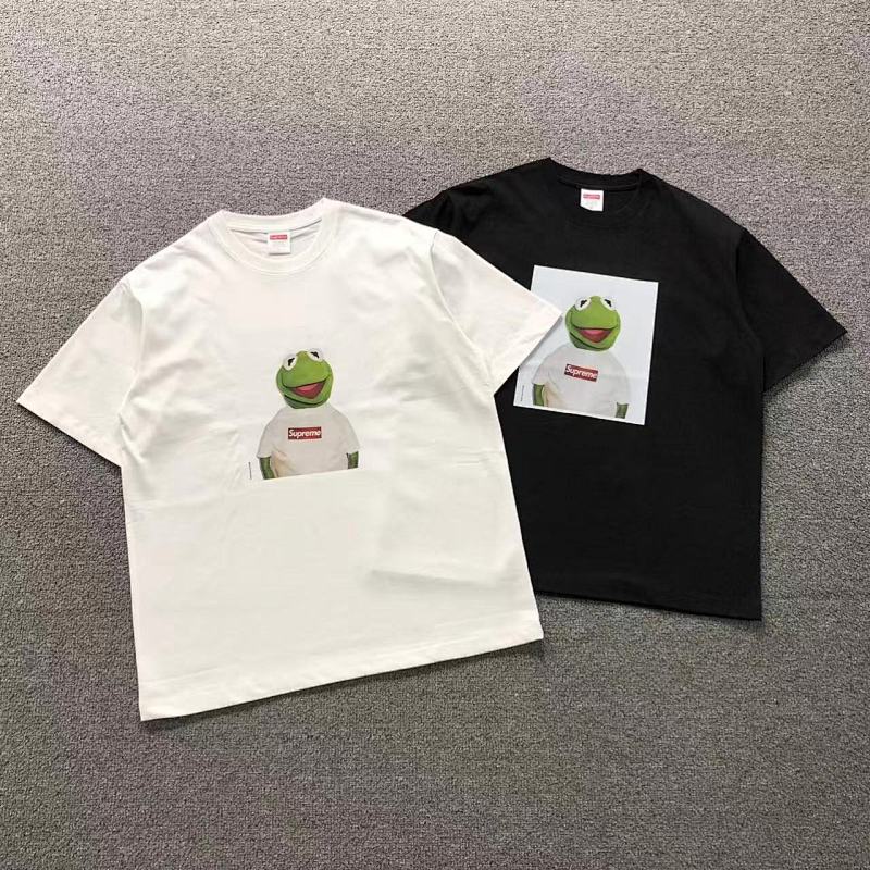 SUPREME T-SHIRT 3203251321（im 170cm 65kg i wear size M in the phot）