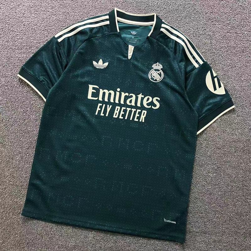 FOOTBALL T-SHIRT 1282823002 （im 170cm 60kg i wear size M in the phot）