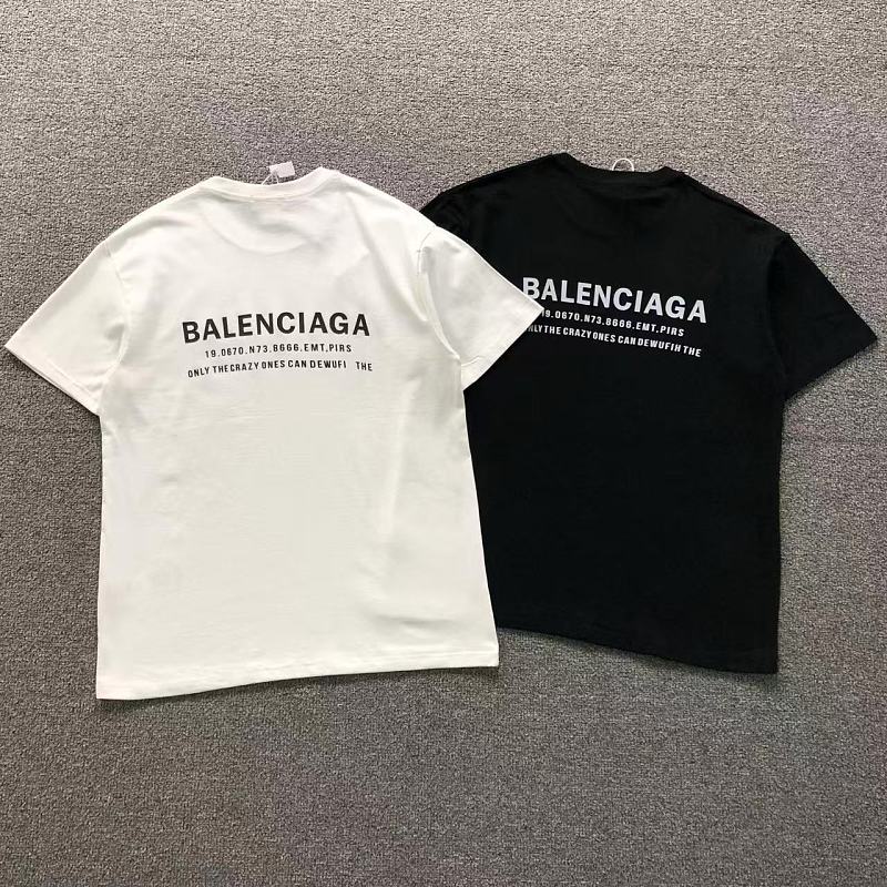 BALENCIAGA T-SHIRT 22051326172（im 170cm 60kg i wear size L in the phot）