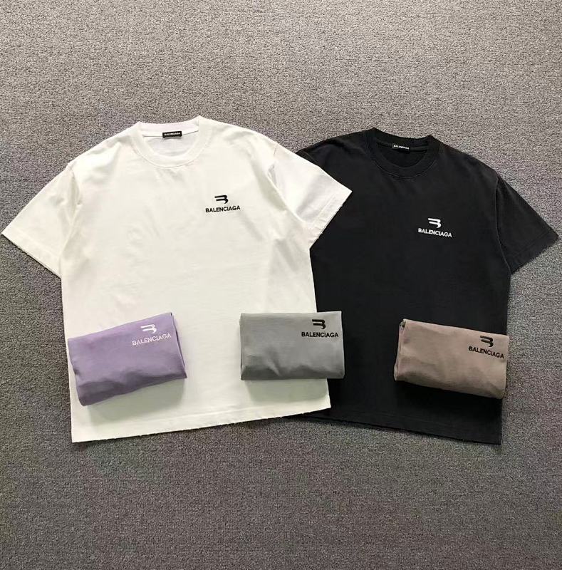 BALENCIAGA T-SHIRT 42013111133（im 170cm 60kg i wear size 2XL in the phot）