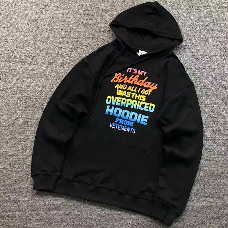 VETEMENTS HOODIE 482320145（im 170cm 60kg i wear size S in the phot）
