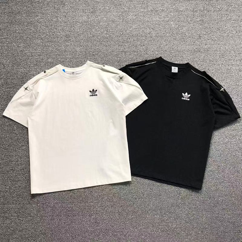 ADIDAS T-SHIRT 524180485（im 170cm 60kg i wear size M in the phot）