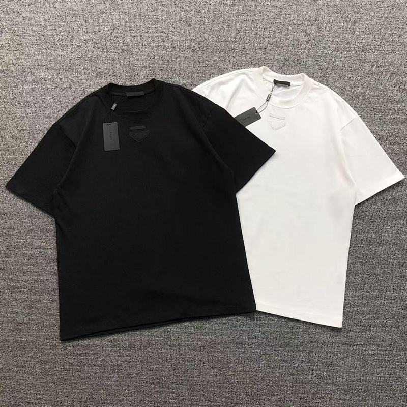 PRADA T-SHIRT 22030918171（im 170cm 60kg i wear size M in the phot）
