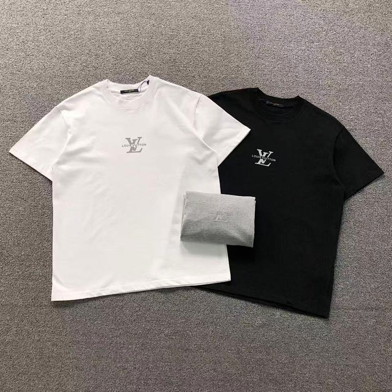 LV T-SHIRT 3203050221（im 170cm 60kg i wear size M in the phot）
