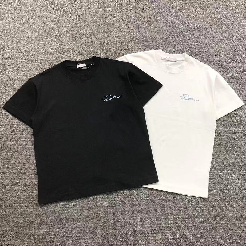 DIOR T-SHIRT 526120419（im 170cm 60kg i wear size M in the phot）