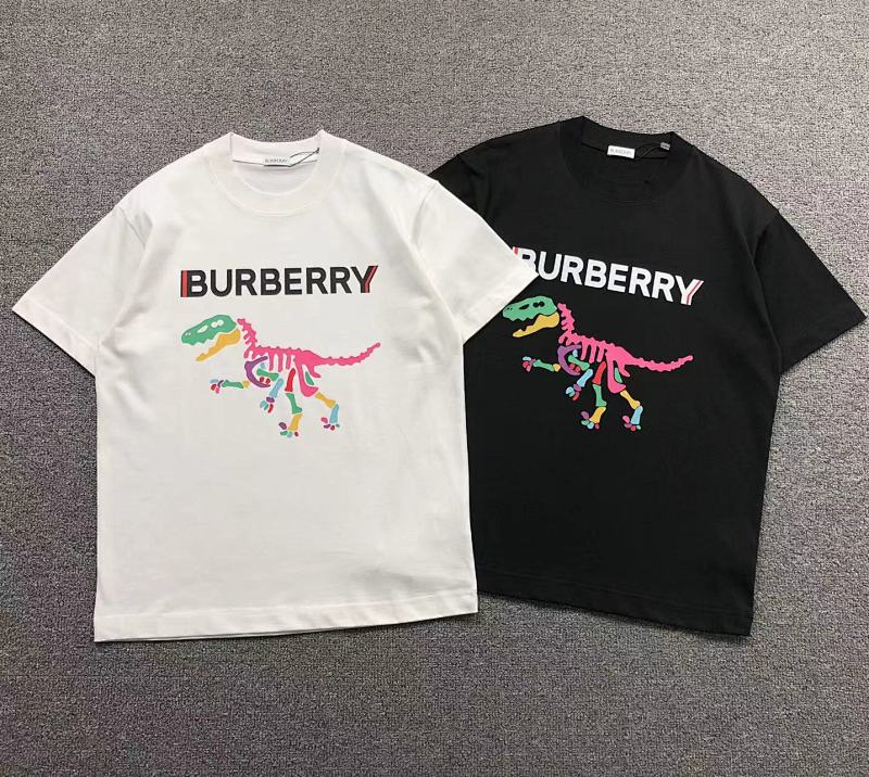 BURBERRY T-SHIRT 502171981（im 170cm 57kg i wear size S in the phot）