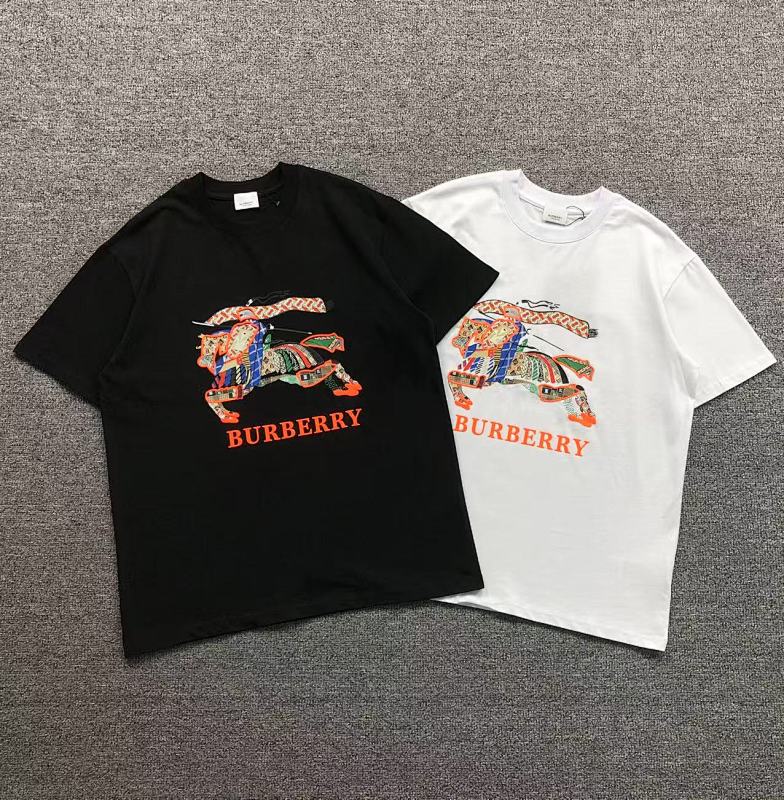 BURBERRY T-SHIRT 3203052521（im 170cm 60kg i wear size M in the phot）