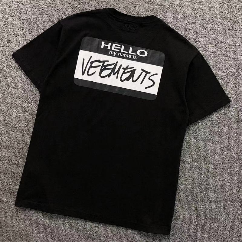 VETEMENTS T-SHIRT 41081210145（im 170cm 60kg i wear size S in the phot）