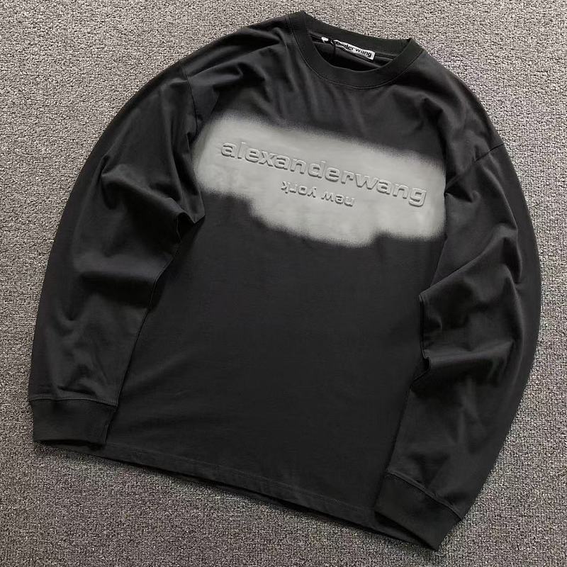 ALEXANDER WANG LONG SLEEVED 22042334001（im 170cm 60kg i wear size M in the phot）