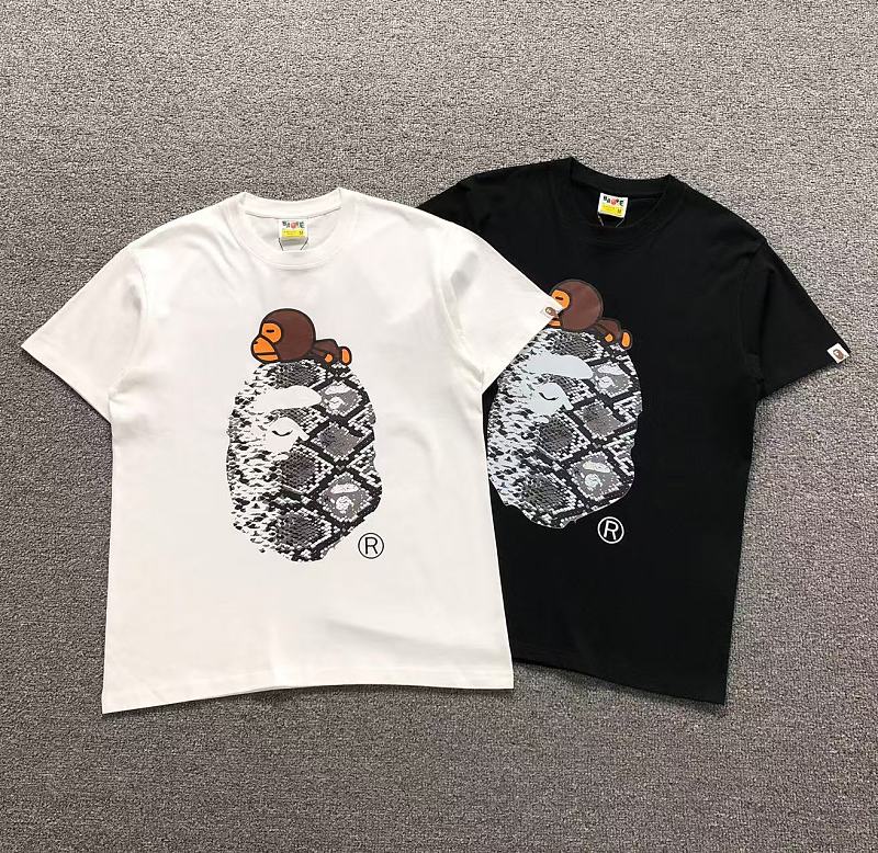 BAPE T-SHIRT 3205160721（im 170cm 60kg i wear size M in the phot）