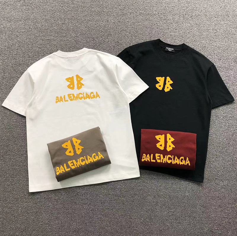 BALENCIAGA T-SHIRT 5241616147（im 170cm 60kg i wear size M in the phot）