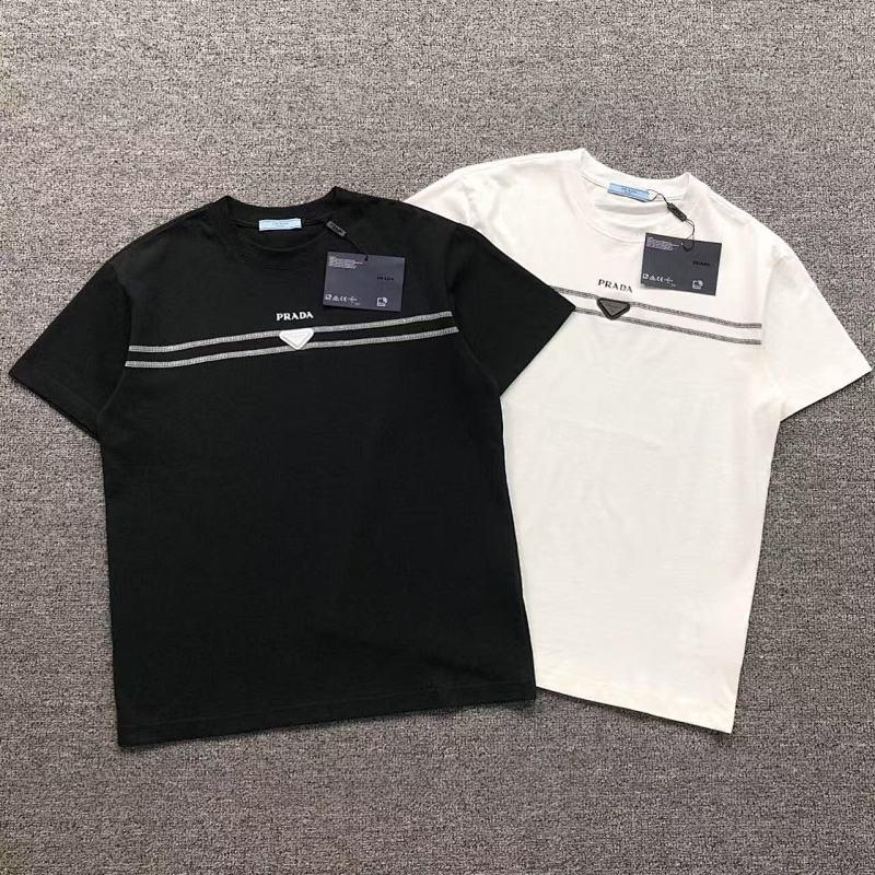 PRADA T-SHIRT 3203200321（ im 170cm 60kg i wear size L in the phot）