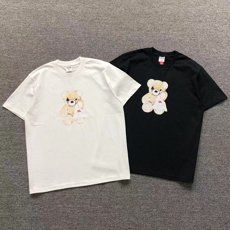 SUPREME T-SHIRT 1109050333（im 170cm 60kg i wear size M in the phot）