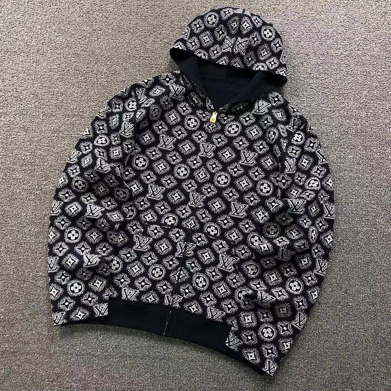 LV SWEATER 5208241205（im 170cm 60kg i wear size M in the phot）