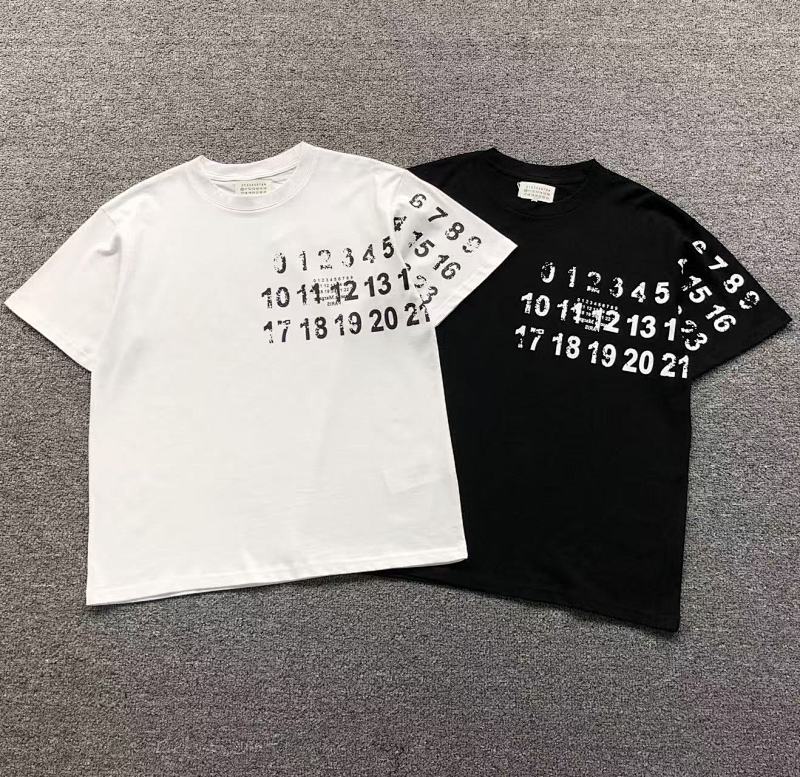 MAISON MARGIELA T-SHIRT 58082186（im 170cm 60kg i wear size 46 in the phot）