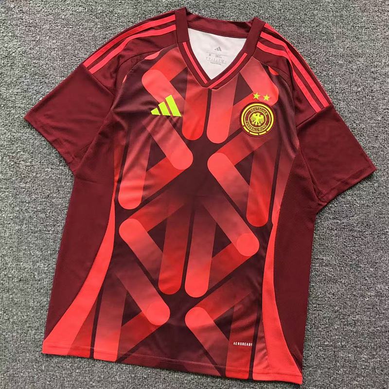 FOOTBALL T-SHIRT 31032204002（im 170cm 60kg i wear size M in the phot）