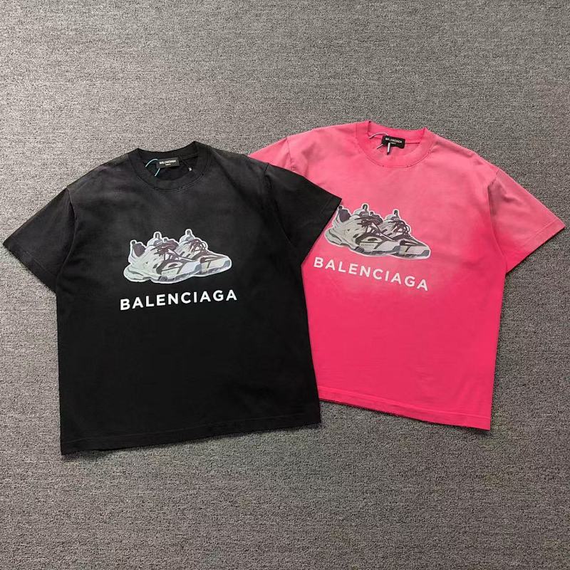 BALENCIAGA T-SHIRT 213041221（im 170cm 55kg i wear size L in the phot）
