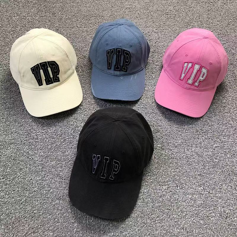 BALENCIAGA HAT 512202876