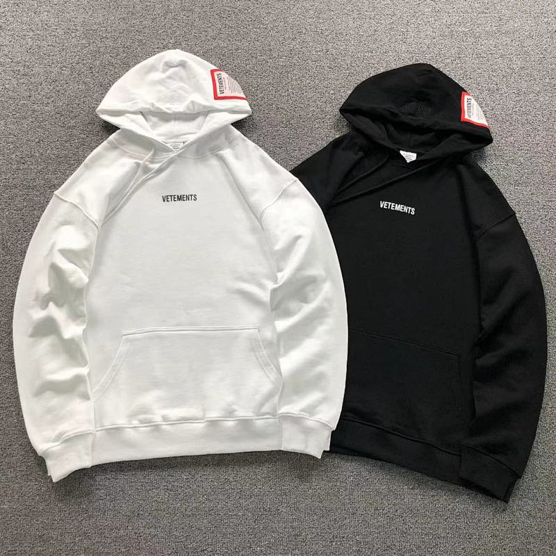 VETEMENTS HOODIE 41091522145（im 170cm 60kg i wear size S in the phot）