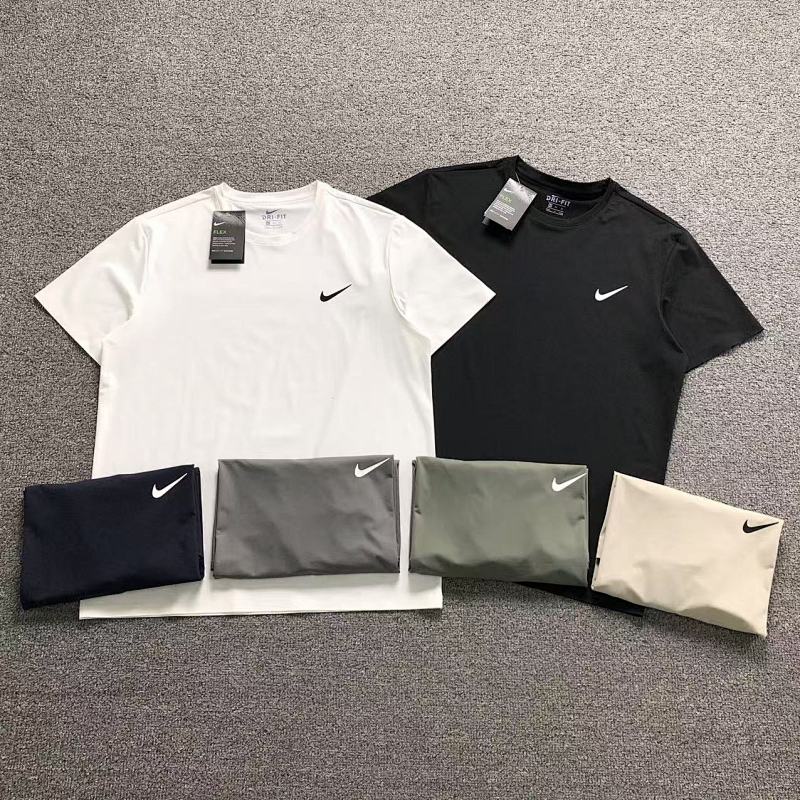 NIKE T-SHIRT 2201192901（im 170cm 60kg i wear size XL in the phot）