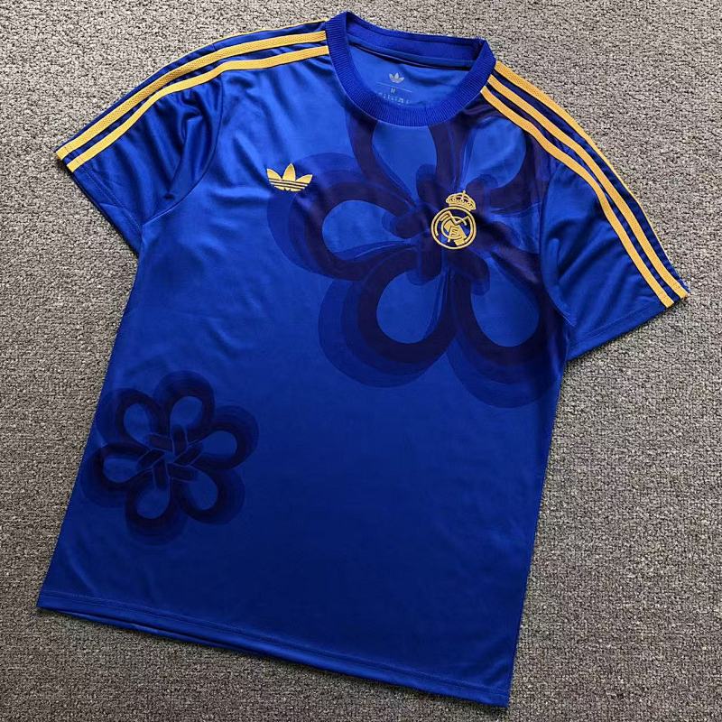 FOOTBALL T-SHIRT 1232526002（im 170cm 65kg i wear size M in the phot）