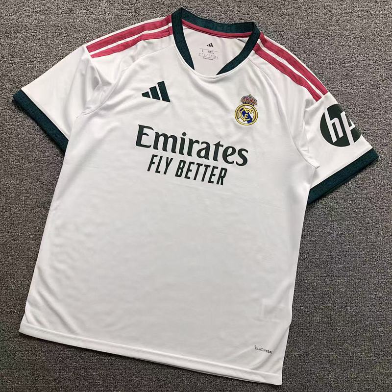 FOOTBALL T-SHIRT 1232525002（im 170cm 65kg i wear size L in the phot）