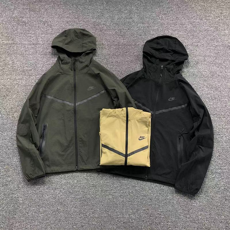 NIKE JACKET 3104160719（im 170cm 60kg i wear size M in the phot）
