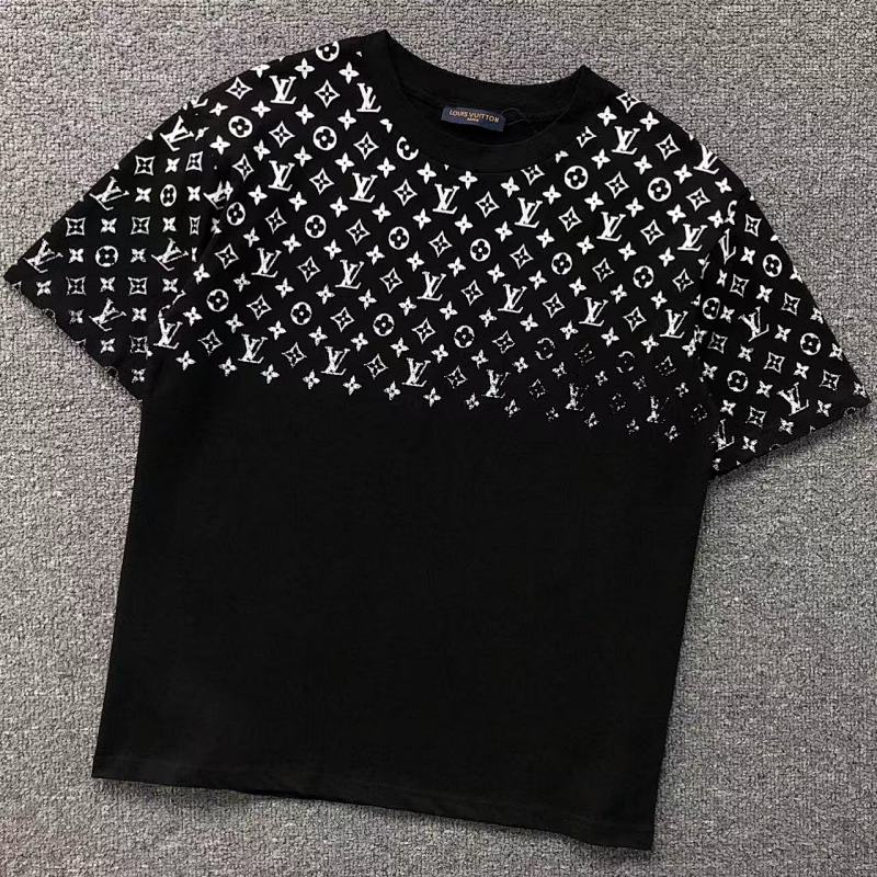 LV T-SHIRT 214010136（im 170cm 60kg i wear size S in the phot）
