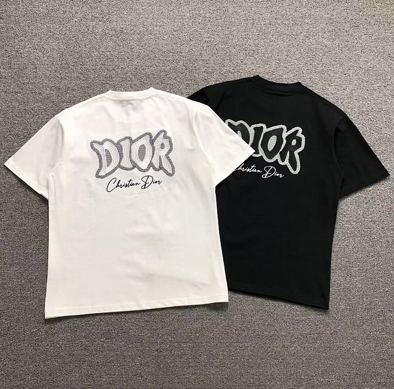 DIOR T-SHIRT 520122820（im 170cm 60kg i wear size M in the phot）
