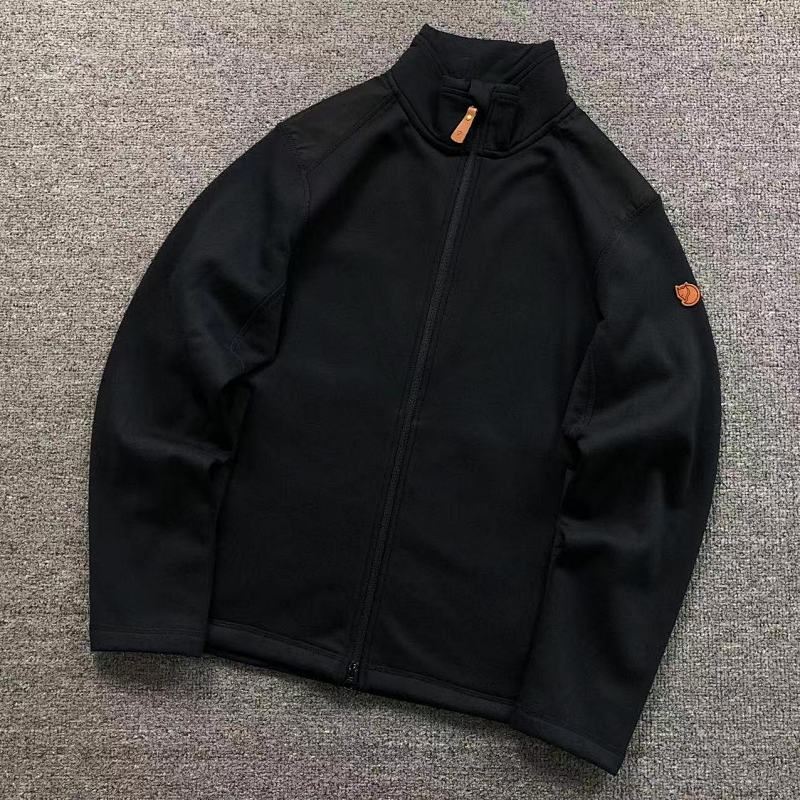 FJALLRAVEN HOODIE 412091109（im 170cm 60kg i wear size S in the phot）