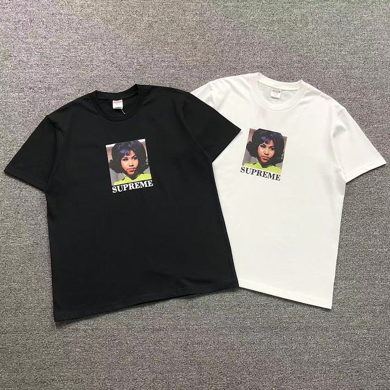 SUPREME T-SHIRT 3205151133（im 170cm 60kg i wear size M in the phot）