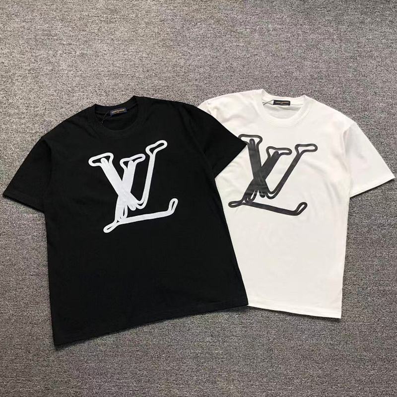 LV T-SHIRT 2111053801（im 170cm 60kg i wear size XL in the phot）